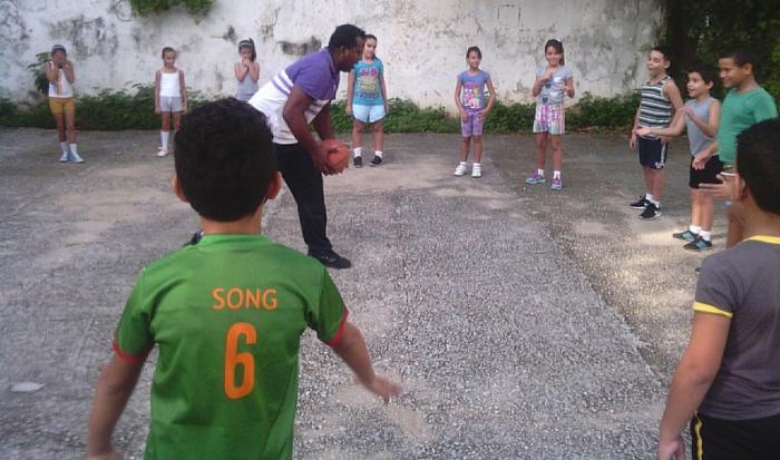 La rehabilitación de estudiantes de 4to grado de la Escuela Primaria Pedro Pablo Valdés, de Santa Fe, Guanabacoa con Escoliosis de primer grado, trimestre Junio, Julio y Agosto del 2019.