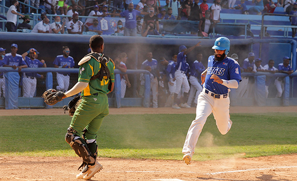 Presentan calendario para los playoffs y equipo Cuba sub-23