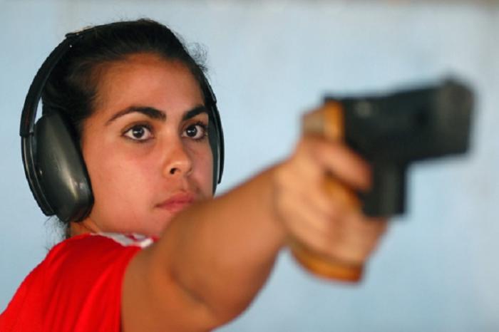 Laina sigue quemando dianas en Perú