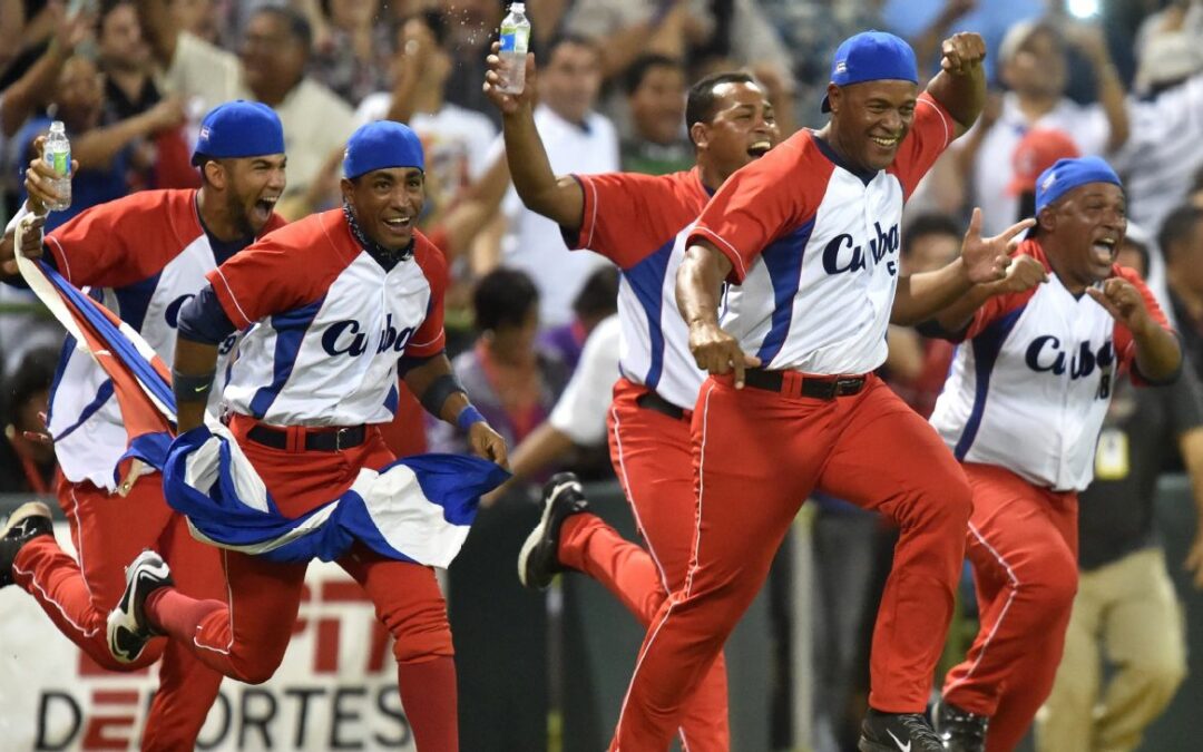 Regresaron campeones de la V Copa del Caribe de Béisbol.